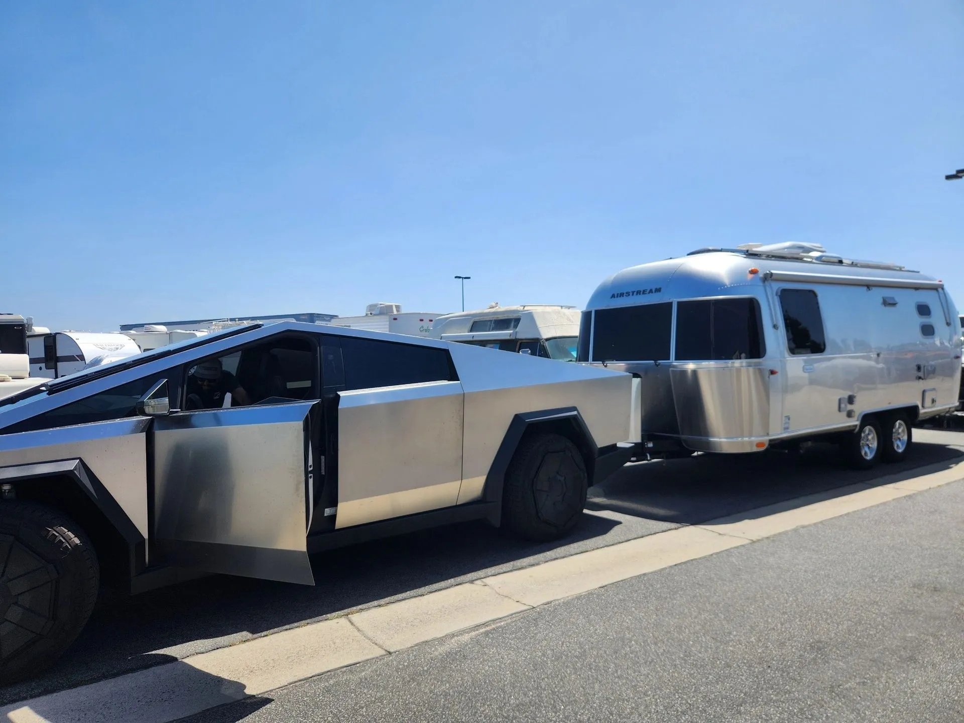 Airstream gallery photo 15