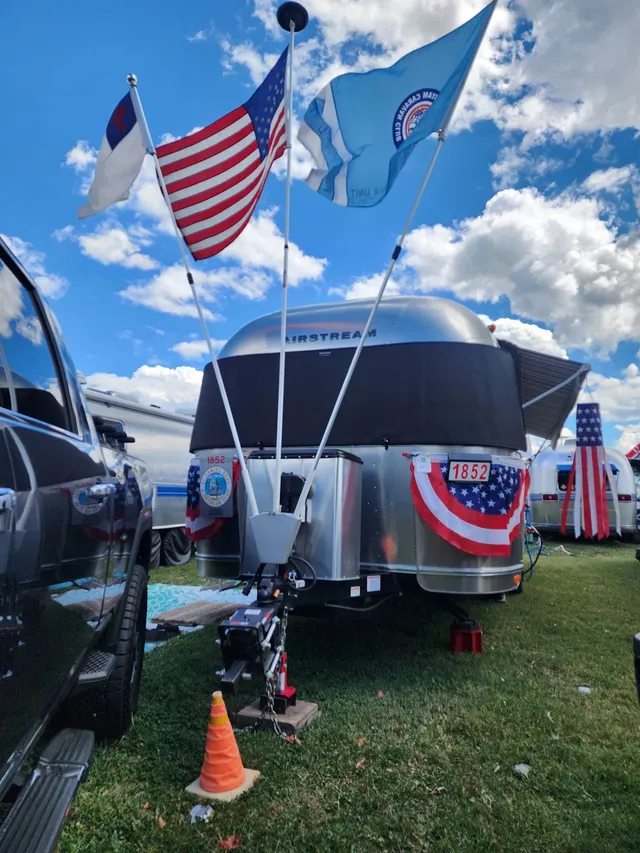 Airstream trailer 6
